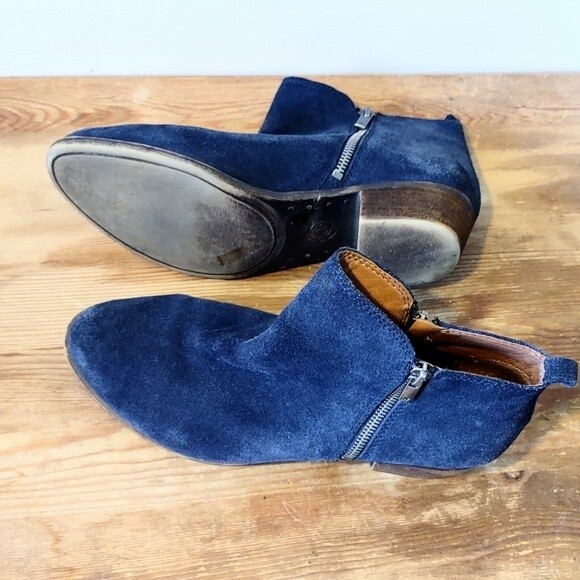 Lucky Brand 'Basel' Navy Blue Suede Booties Ankle Boots Sz 10 - Picture 3 of 7